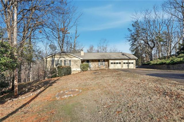 2224 Colonial Drive, Gainesville, GA 30501