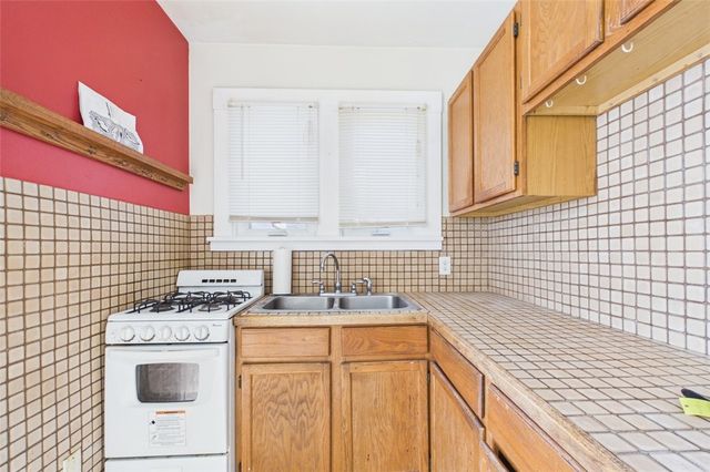 115-117 Genesee Park Blvd, Rochester, NY 14611