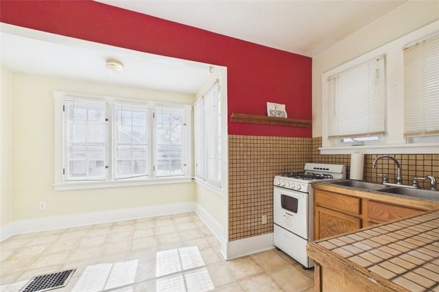 115-117 Genesee Park Blvd, Rochester, NY 14611