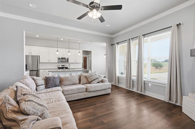 109 Stonegate Avenue, Weatherford, TX 76087