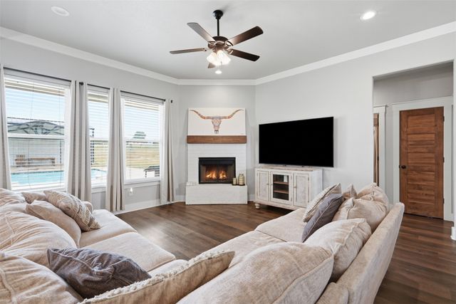109 Stonegate Avenue, Weatherford, TX 76087