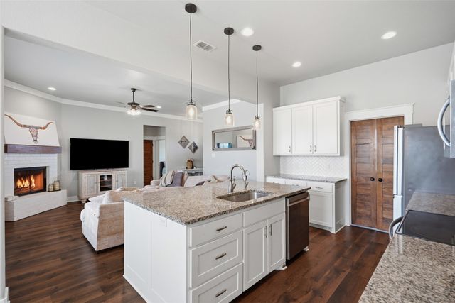 109 Stonegate Avenue, Weatherford, TX 76087
