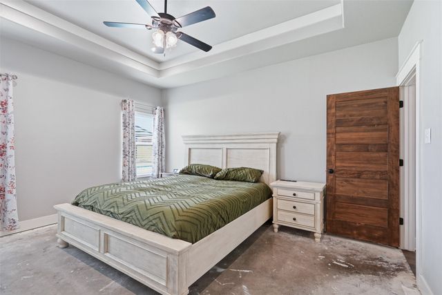 109 Stonegate Avenue, Weatherford, TX 76087
