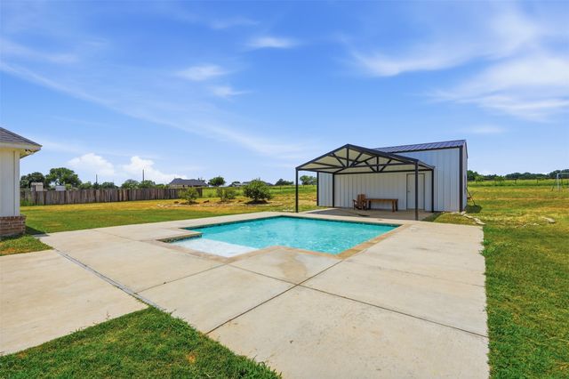 109 Stonegate Avenue, Weatherford, TX 76087