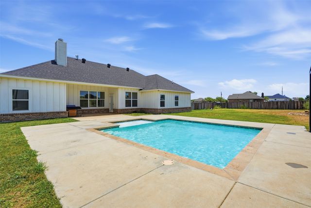 109 Stonegate Avenue, Weatherford, TX 76087