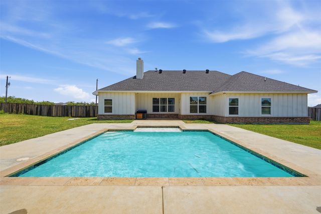 109 Stonegate Avenue, Weatherford, TX 76087