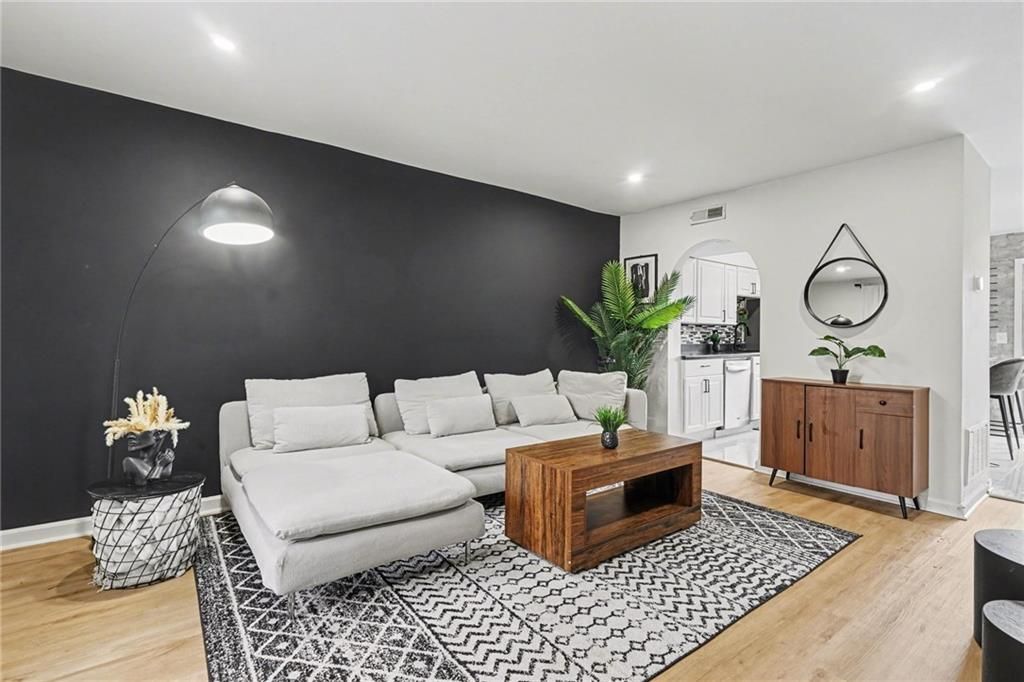 3083 Colonial Way E, Atlanta, GA 30341