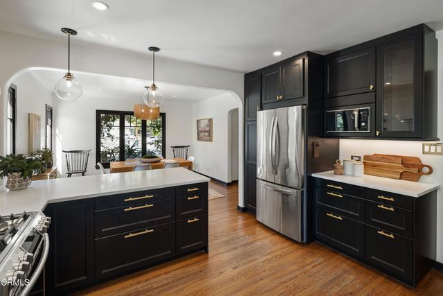 859 Sunset Avenue, Pasadena, CA 91103