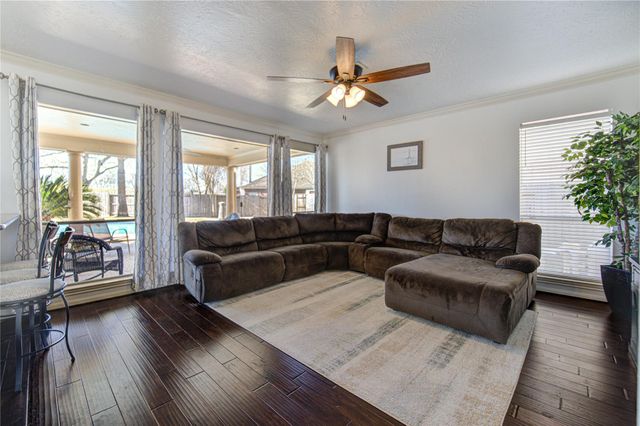 4007 Perry Knoll Court, Sugar Land, TX 77479