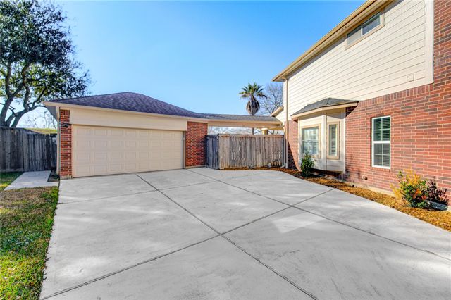 4007 Perry Knoll Court, Sugar Land, TX 77479