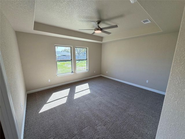 1039 S Anderson Street, Angleton, TX 77515