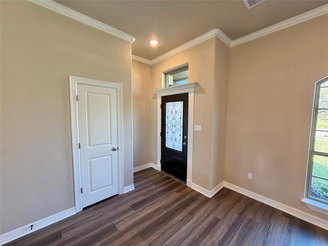 1039 S Anderson Street, Angleton, TX 77515