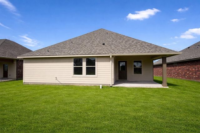 1039 S Anderson Street, Angleton, TX 77515