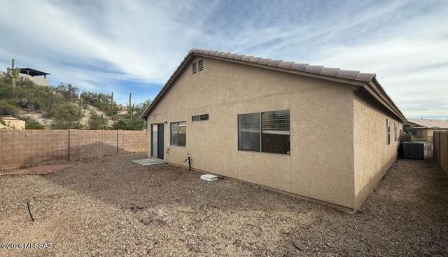 932 W Brave River Place, Tucson, AZ 85704