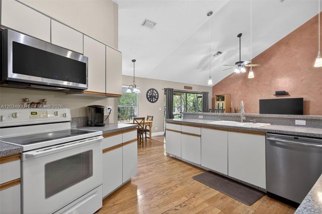 5115 NW 51st Ave, Coconut Creek, FL 33073