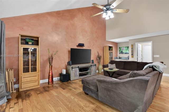 5115 NW 51st Ave, Coconut Creek, FL 33073