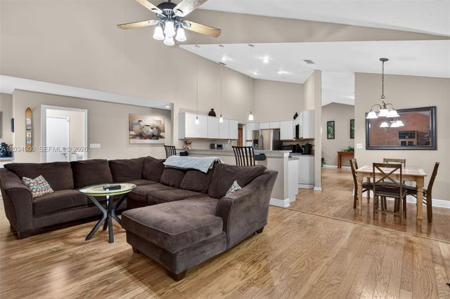 5115 NW 51st Ave, Coconut Creek, FL 33073