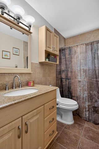 5115 NW 51st Ave, Coconut Creek, FL 33073