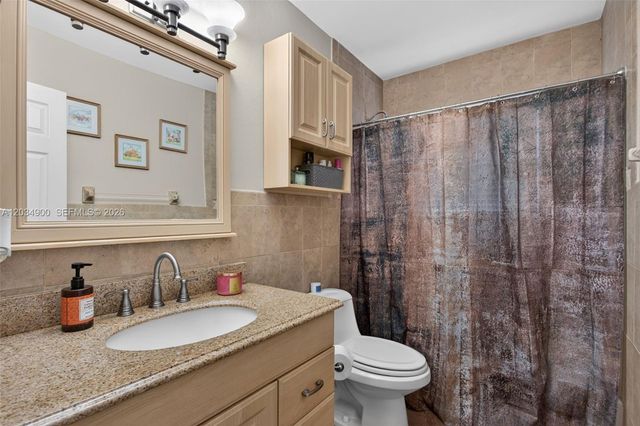 5115 NW 51st Ave, Coconut Creek, FL 33073