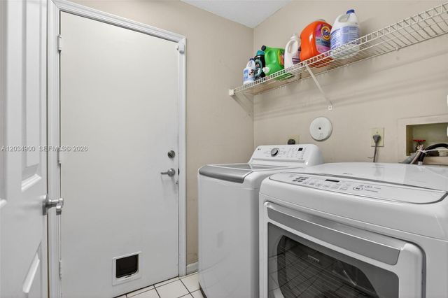 5115 NW 51st Ave, Coconut Creek, FL 33073