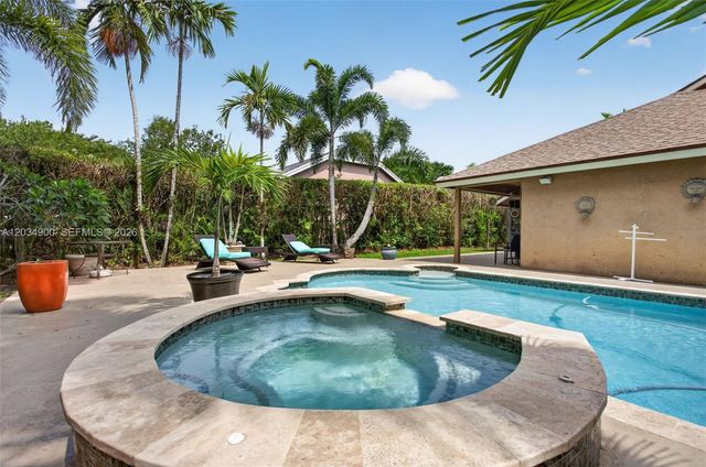 5115 NW 51st Ave, Coconut Creek, FL 33073