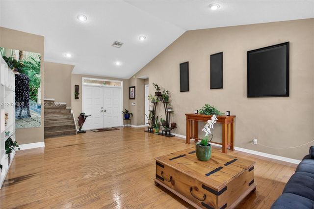 5115 NW 51st Ave, Coconut Creek, FL 33073