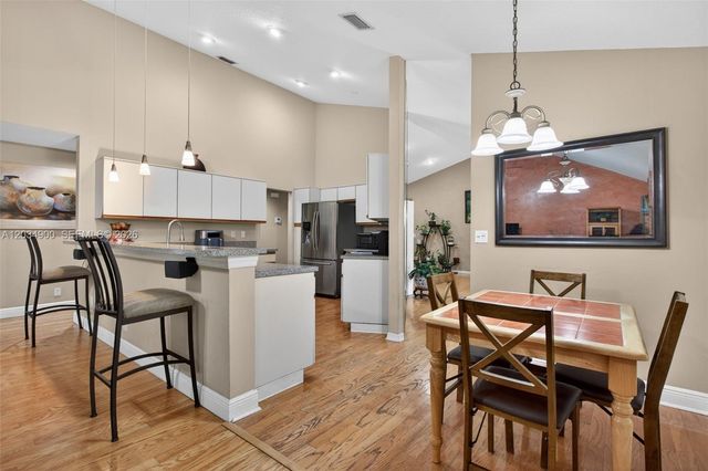 5115 NW 51st Ave, Coconut Creek, FL 33073