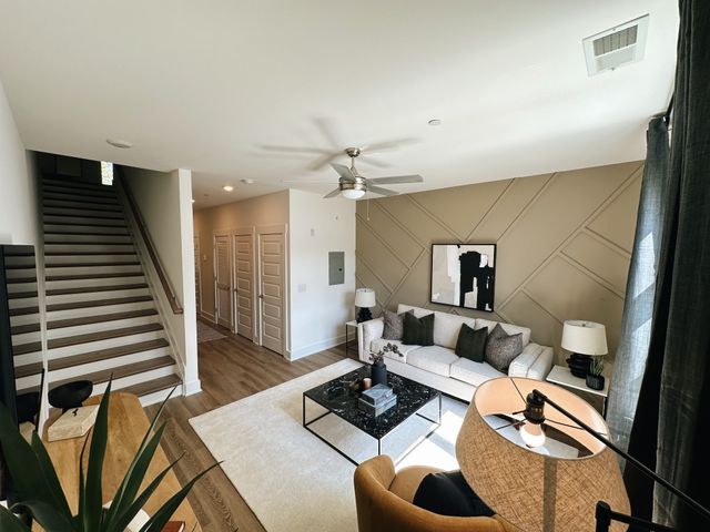 542 Southgate Ave Apt 203, Nashville, TN 37203