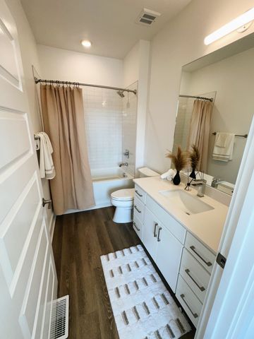 542 Southgate Ave Apt 203, Nashville, TN 37203