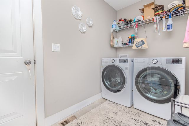 104 NE 23rd Court, Grimes, IA 50111