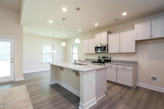99 High Hampton Way, Fuquay Varina, NC 27526