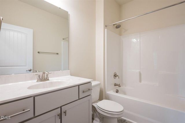 99 High Hampton Way, Fuquay Varina, NC 27526