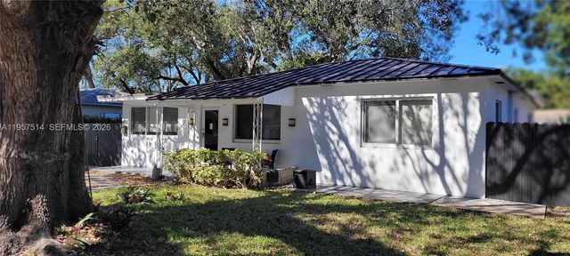 875 NE 130th St 0, North Miami, FL 33161