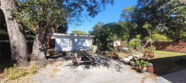 875 NE 130th St 0, North Miami, FL 33161