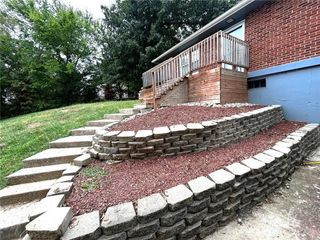 2902 S Broadway Street, Oak Grove, MO 64075