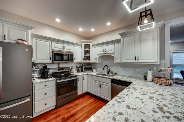 895 Woodlawn Rd 3, Bardstown, KY 40004
