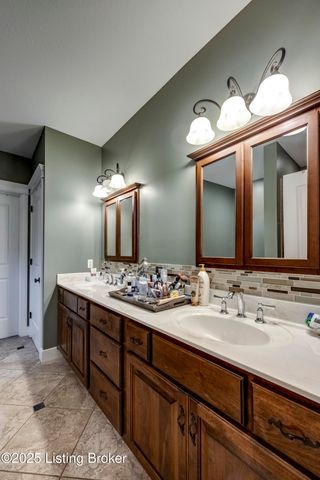 895 Woodlawn Rd 3, Bardstown, KY 40004