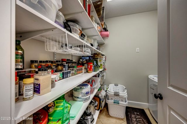 895 Woodlawn Rd 3, Bardstown, KY 40004