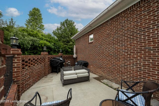 895 Woodlawn Rd 3, Bardstown, KY 40004