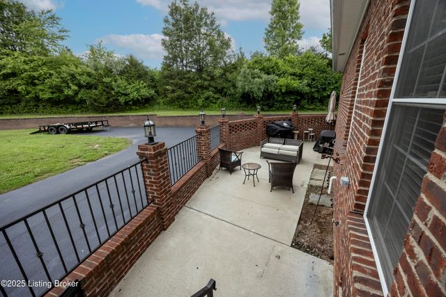 895 Woodlawn Rd 3, Bardstown, KY 40004