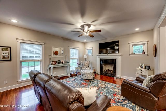 895 Woodlawn Rd 3, Bardstown, KY 40004