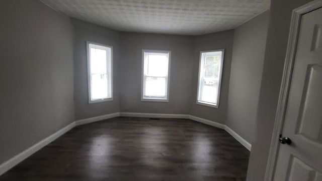 273 West Sixth 273, Lowell, MA 01850