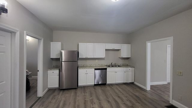 273 West Sixth 273, Lowell, MA 01850