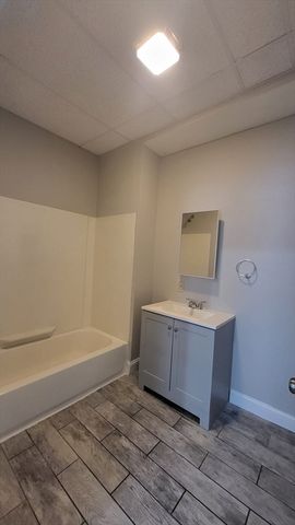 273 West Sixth 273, Lowell, MA 01850