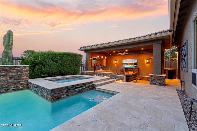 2237 W TWAIN Drive, Anthem, AZ 85086