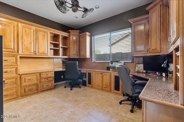 2237 W TWAIN Drive, Anthem, AZ 85086