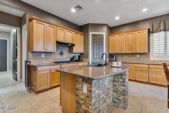 2237 W TWAIN Drive, Anthem, AZ 85086