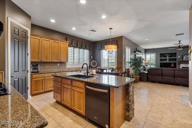 2237 W TWAIN Drive, Anthem, AZ 85086