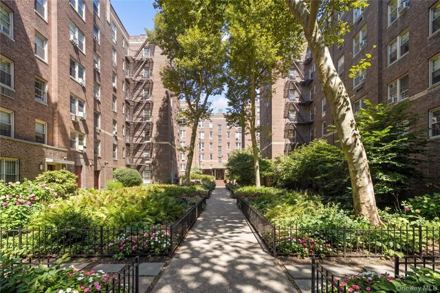 43-10 48th Avenue 5R, Woodside, NY 11377