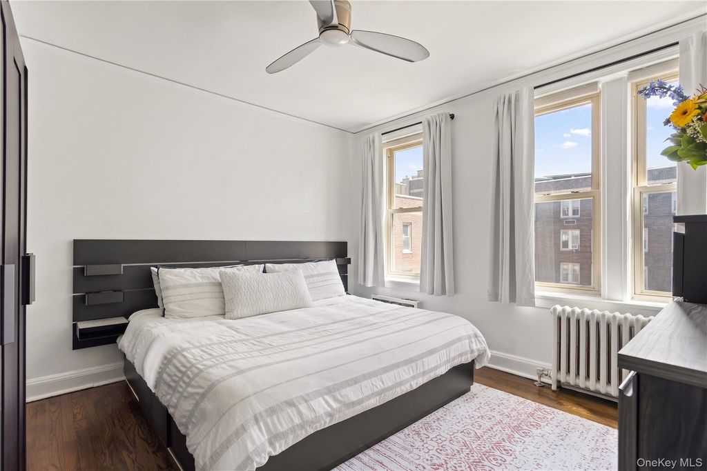 43-10 48th Avenue 5R, Woodside, NY 11377 — photo 3
